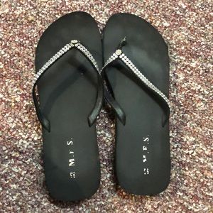 BLACK SANDALS